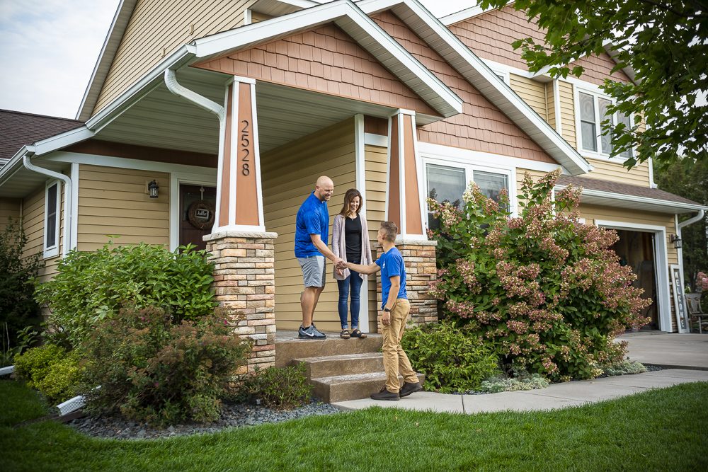 How to Choose The Best Lawn Service for Your Needs: Tips for Eau Claire Homeowners