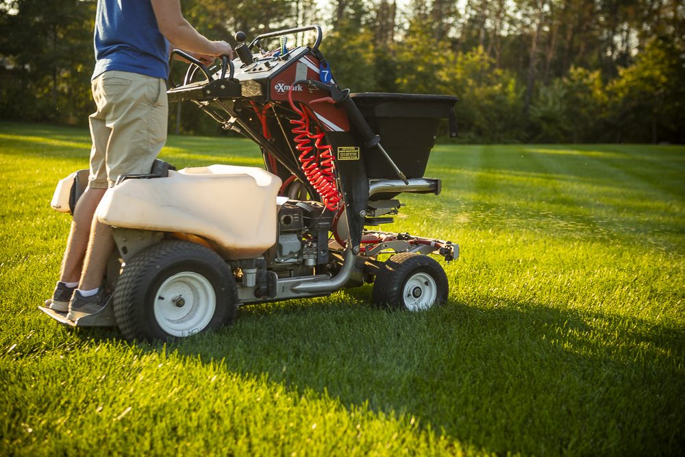 What a Lime Treatment Does For Your Lawn: 4 Benefits of Lime Application
