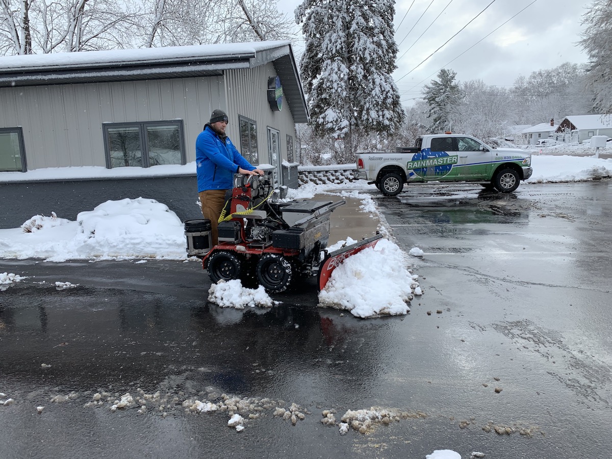 7 Questions to Ask When Hiring a Snow Removal Service in Minneapolis
