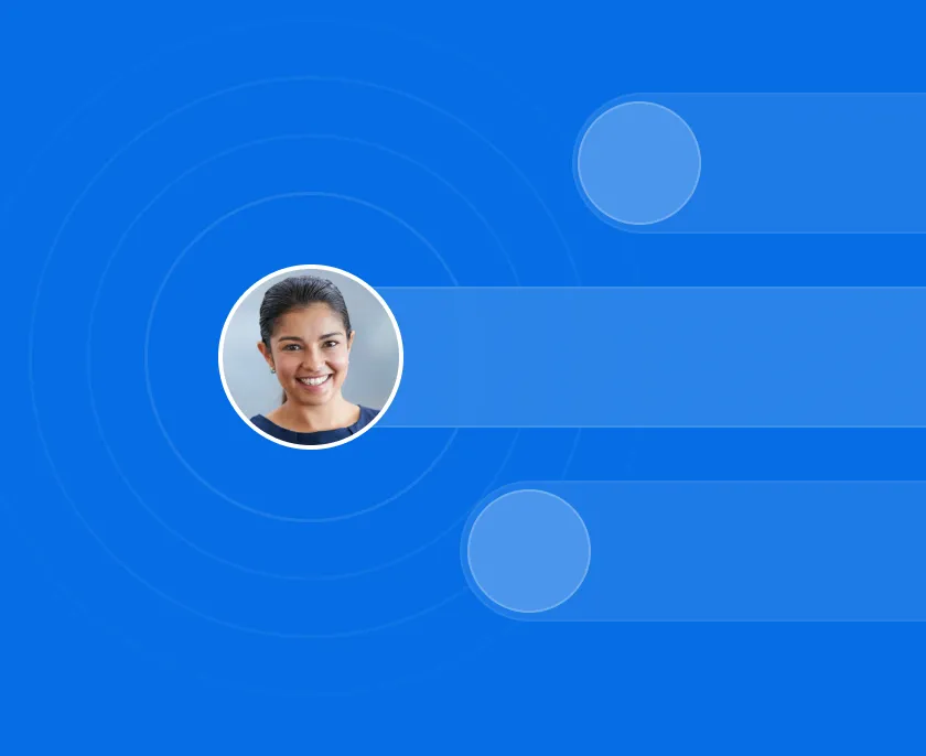 Porträt einer lächelnden Frau mit dunklen Haaren vor blauem Hintergrund mit Kreisen und transparenten Balken.
