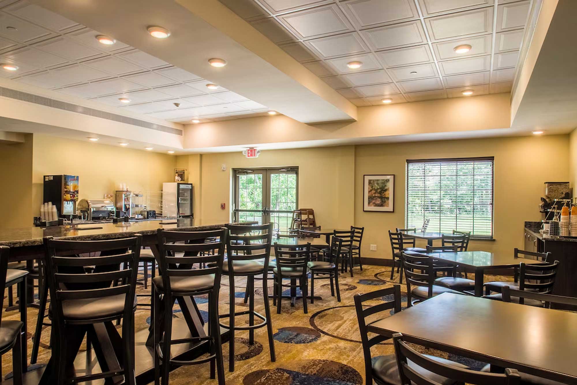 breakfast nook near lobby