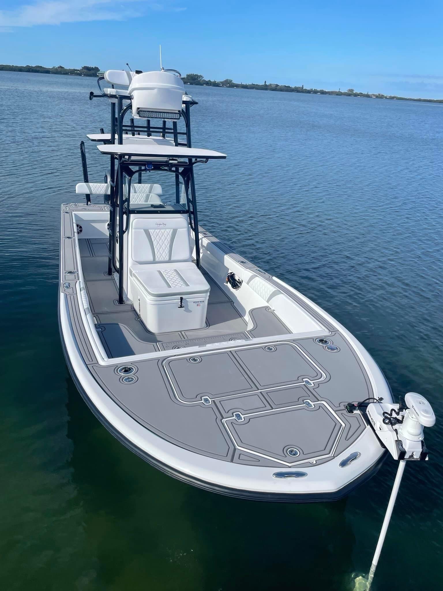 Canyon Bay 28H performance fishing boat
