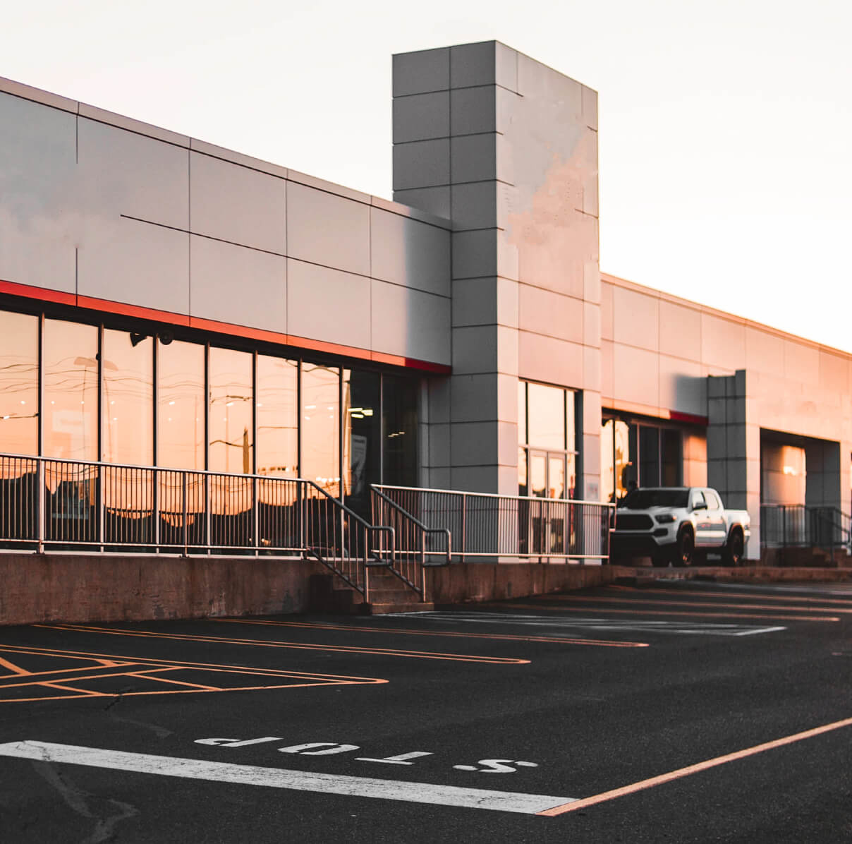 Santa Monica - Autocar X Webflow Template