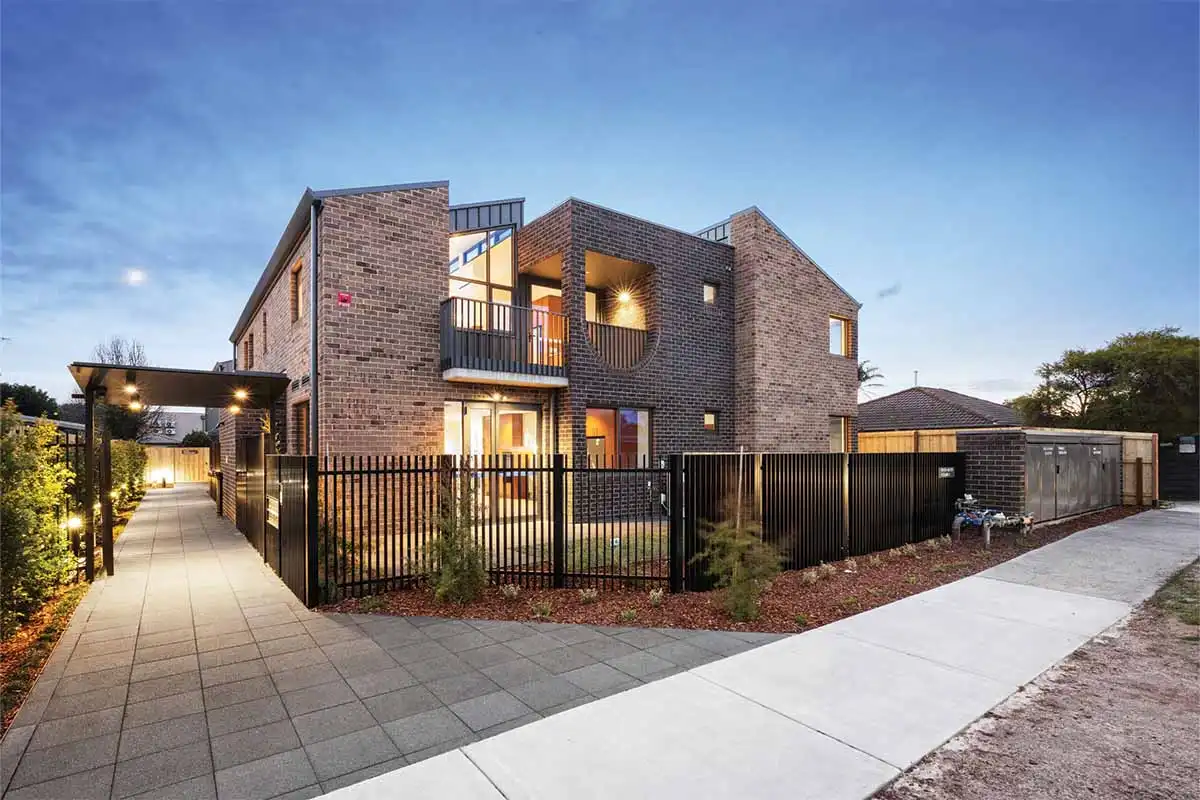 Bumble Bee Frankston