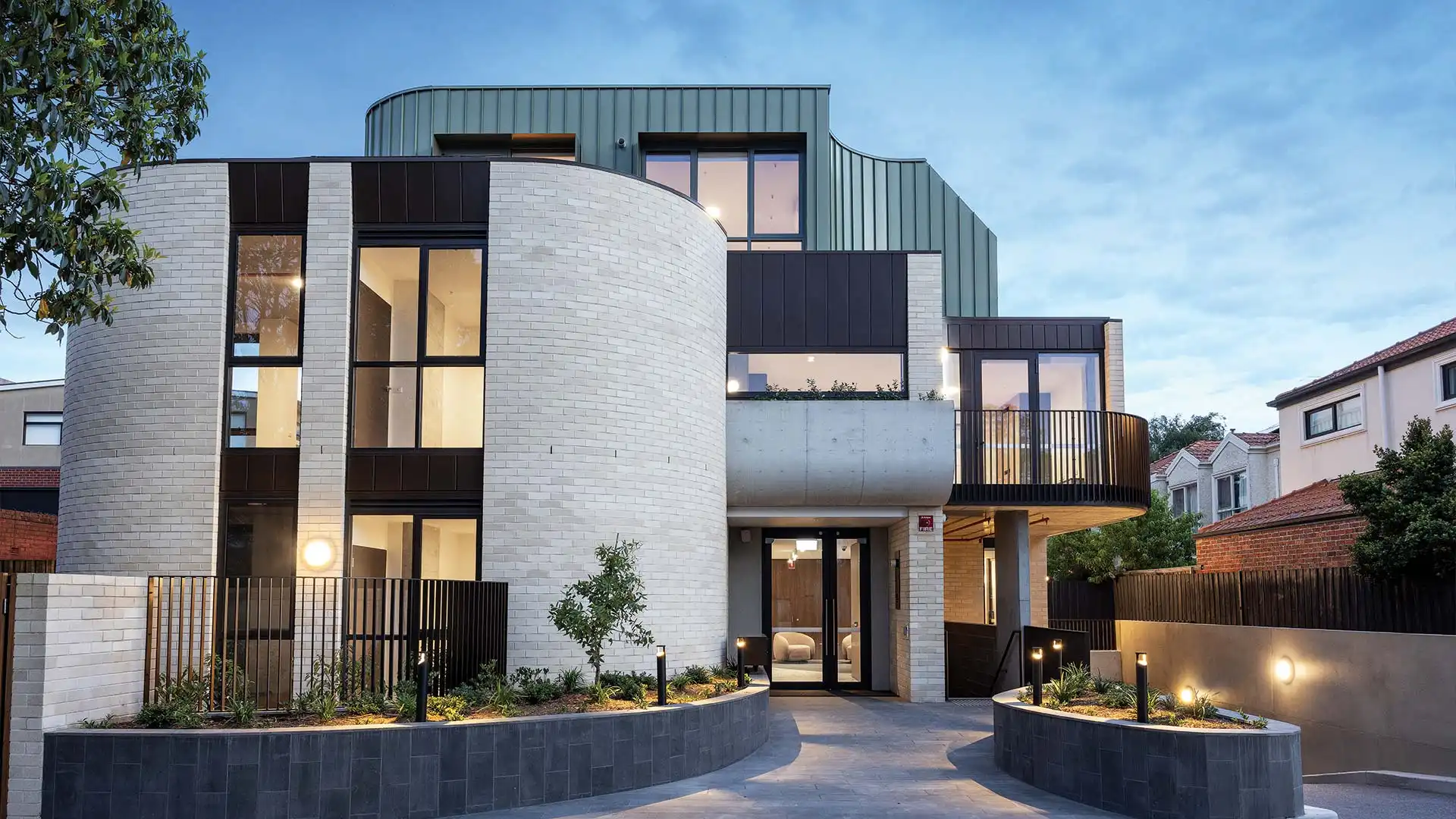 Bumble Bee - Glen Huntly