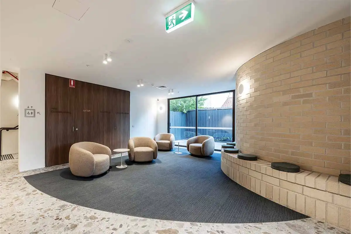 Bumble Bee - Glen Huntly