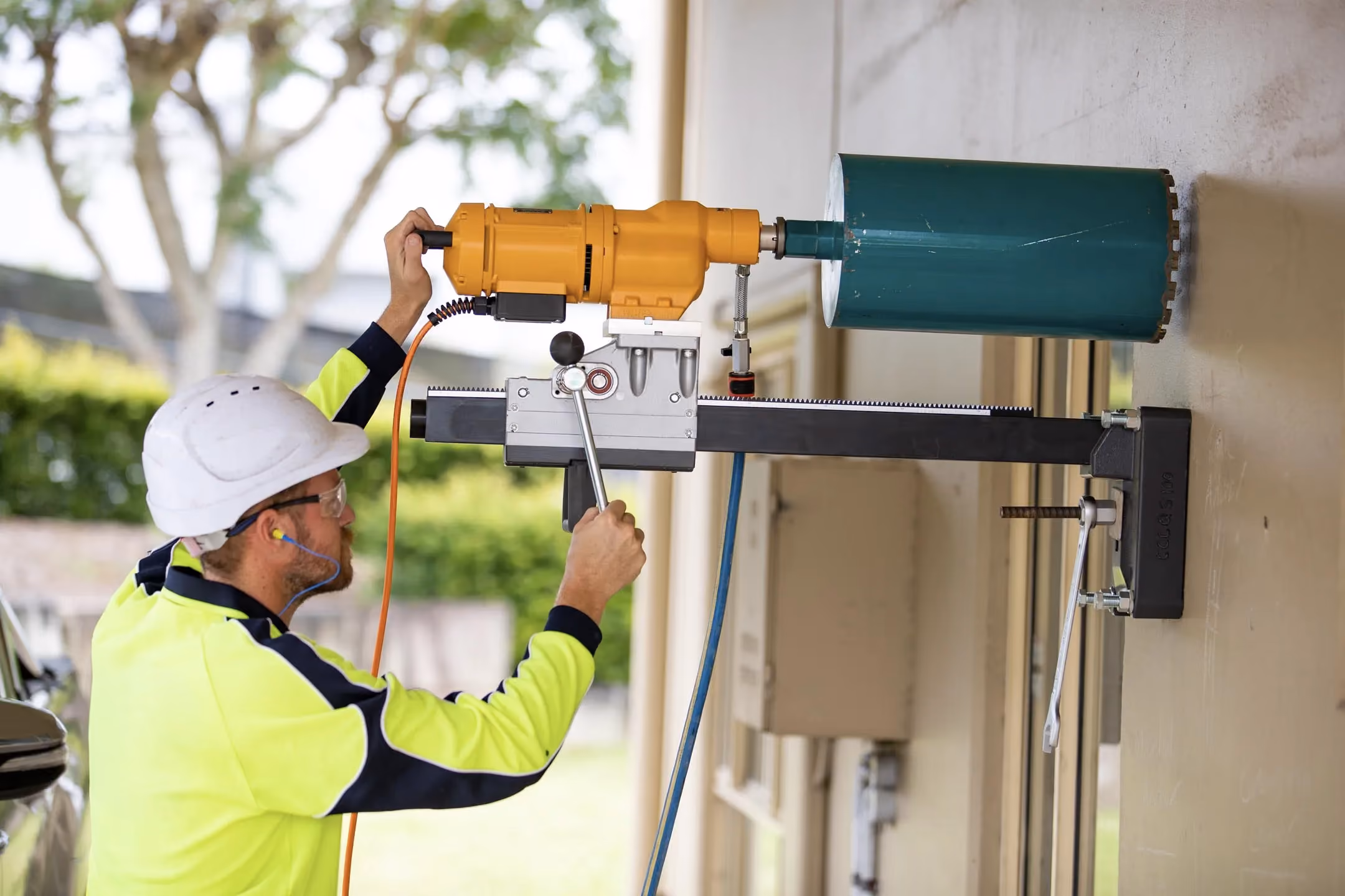 High stability in cutting and drilling applcations