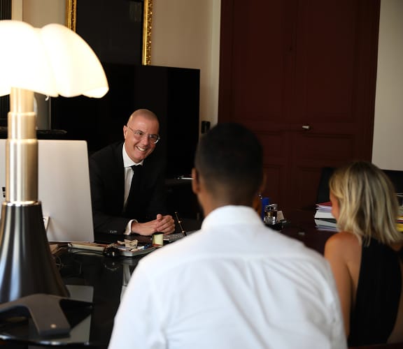 Photo de clients dans l'étude