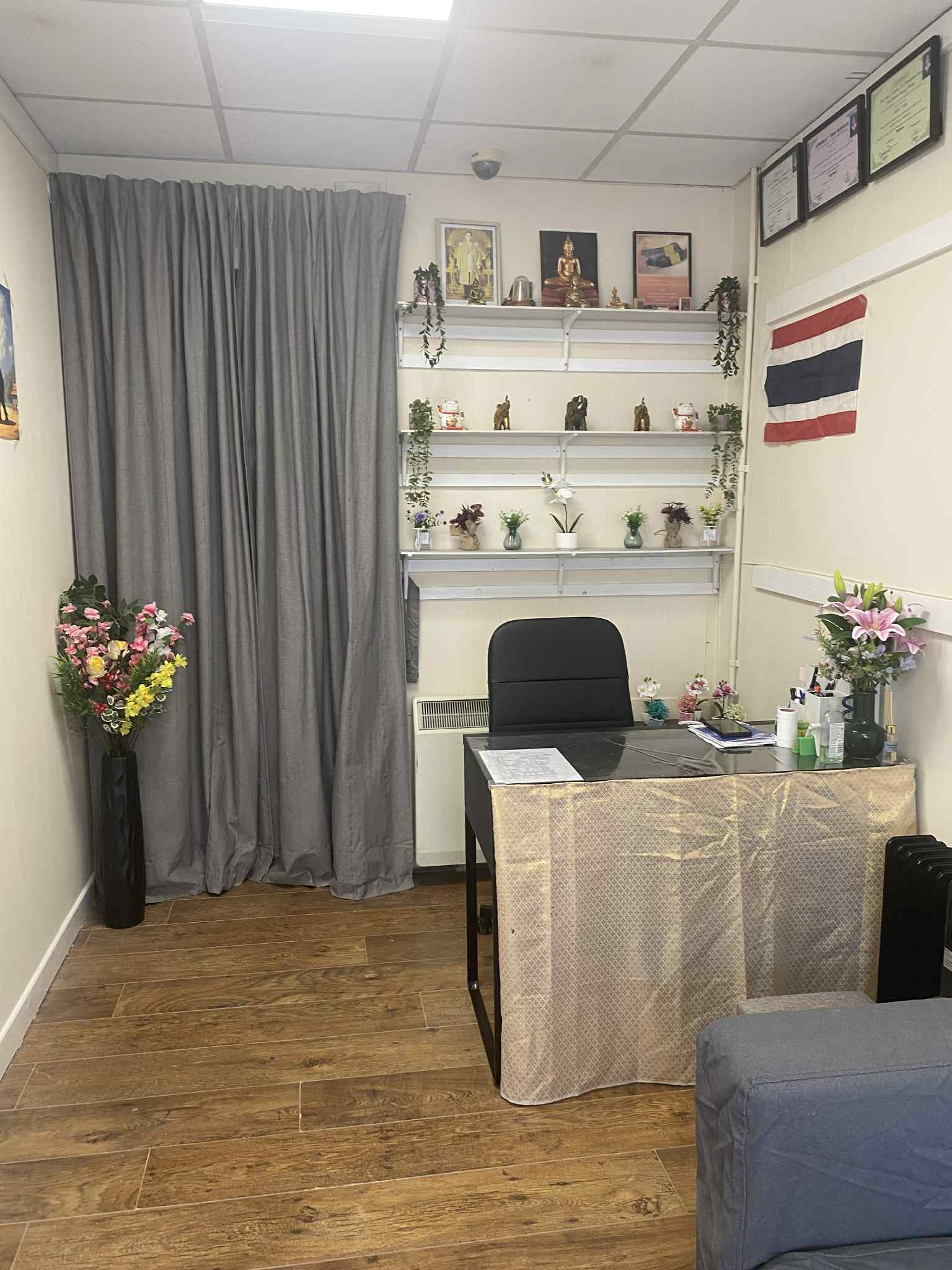 image of therapist performing massage