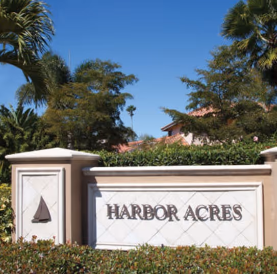 Harbor Acres West of Trail Sarasota luxury real estate entrance