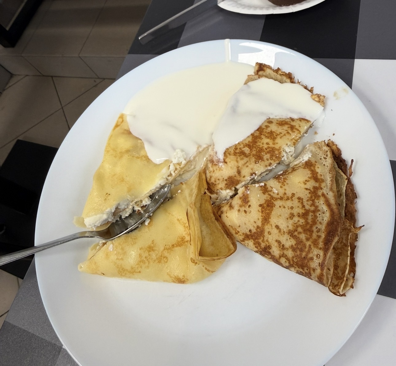 nalesniki ith chees and sour cream