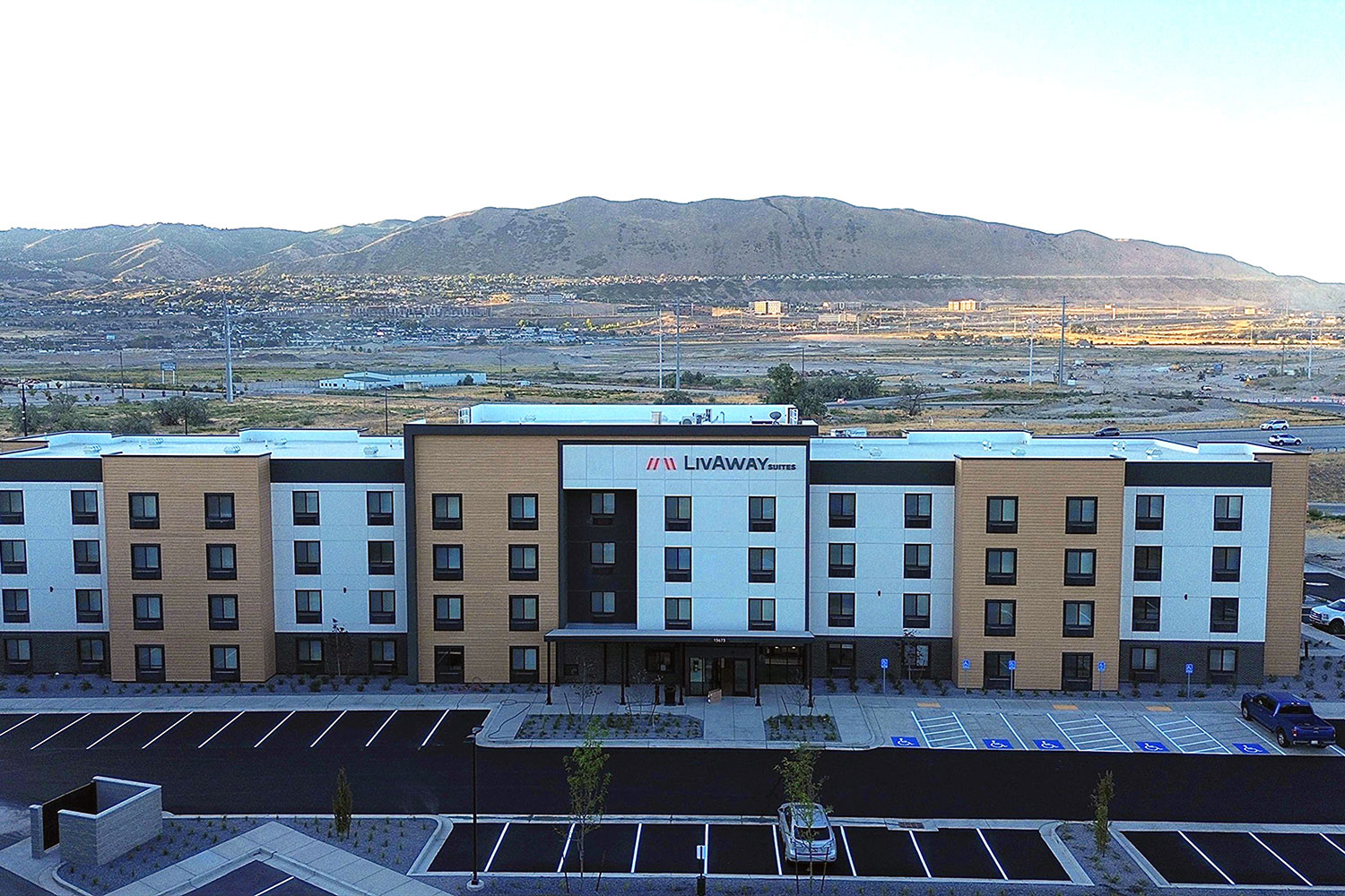 Draper, UT - LivAway Suites Building Exterior