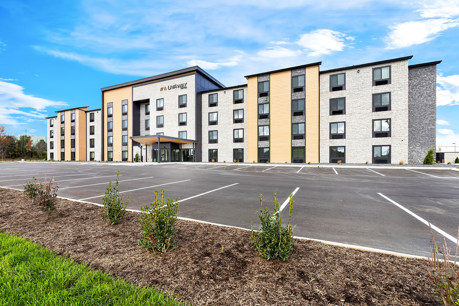 Smyrna, TN - LivAway Suites Building Exterior