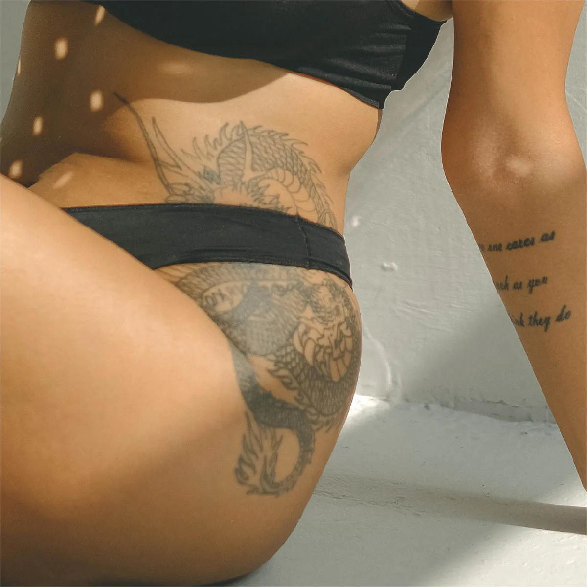 Nude Social Media Grafik