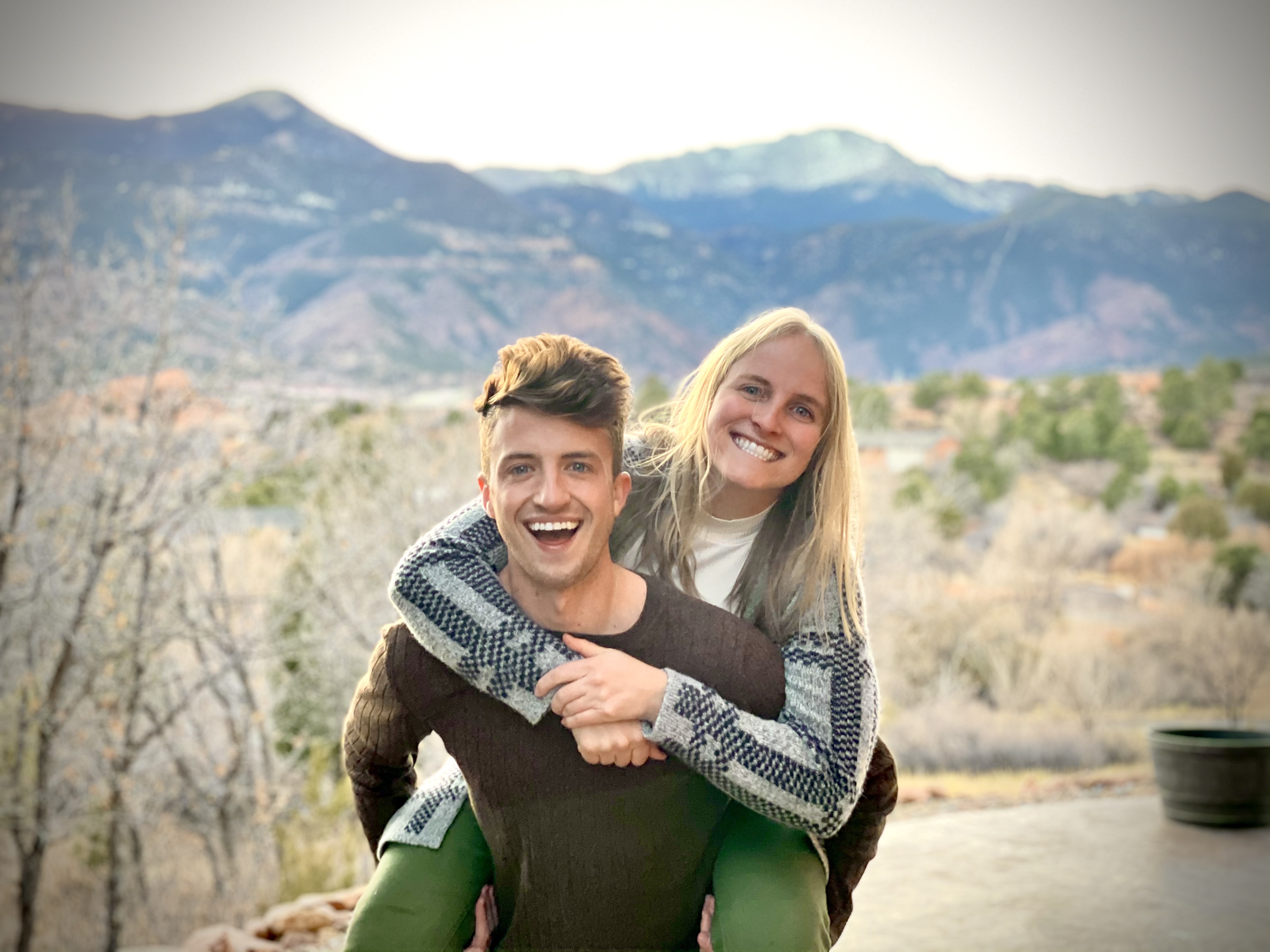 [background image] of open sea (for a maritime service)