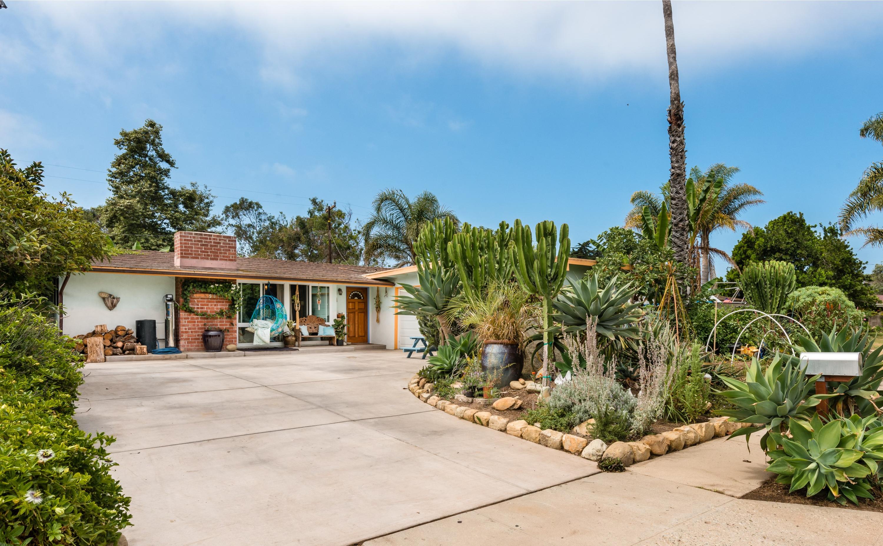 5613 Calle Pacific - 2