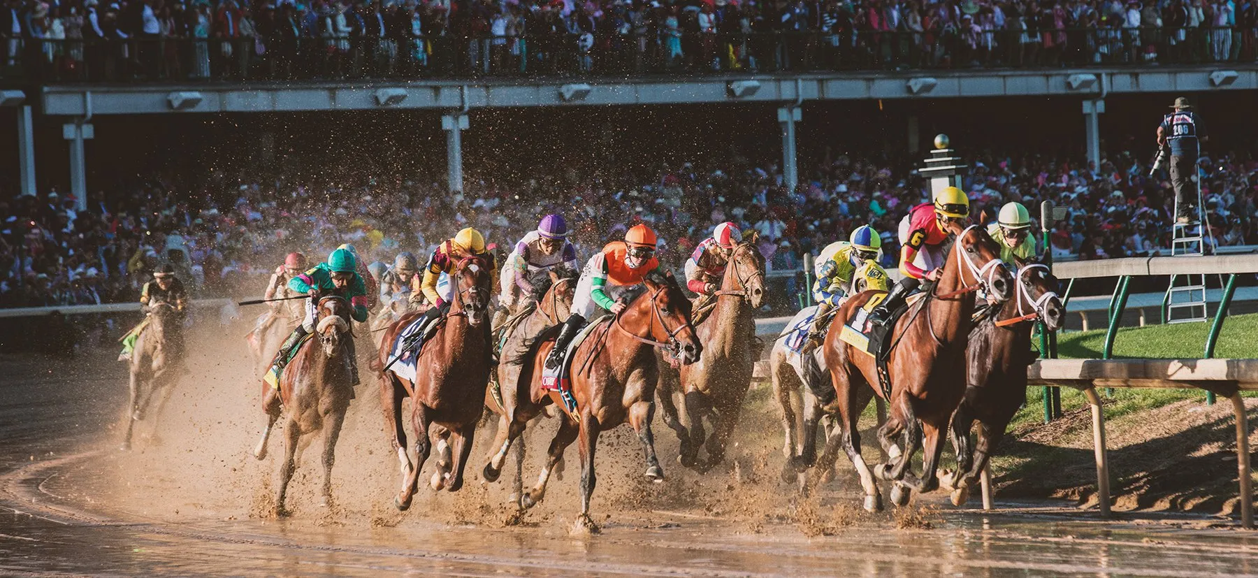 First turn at the 2017 Kentucky Derby.