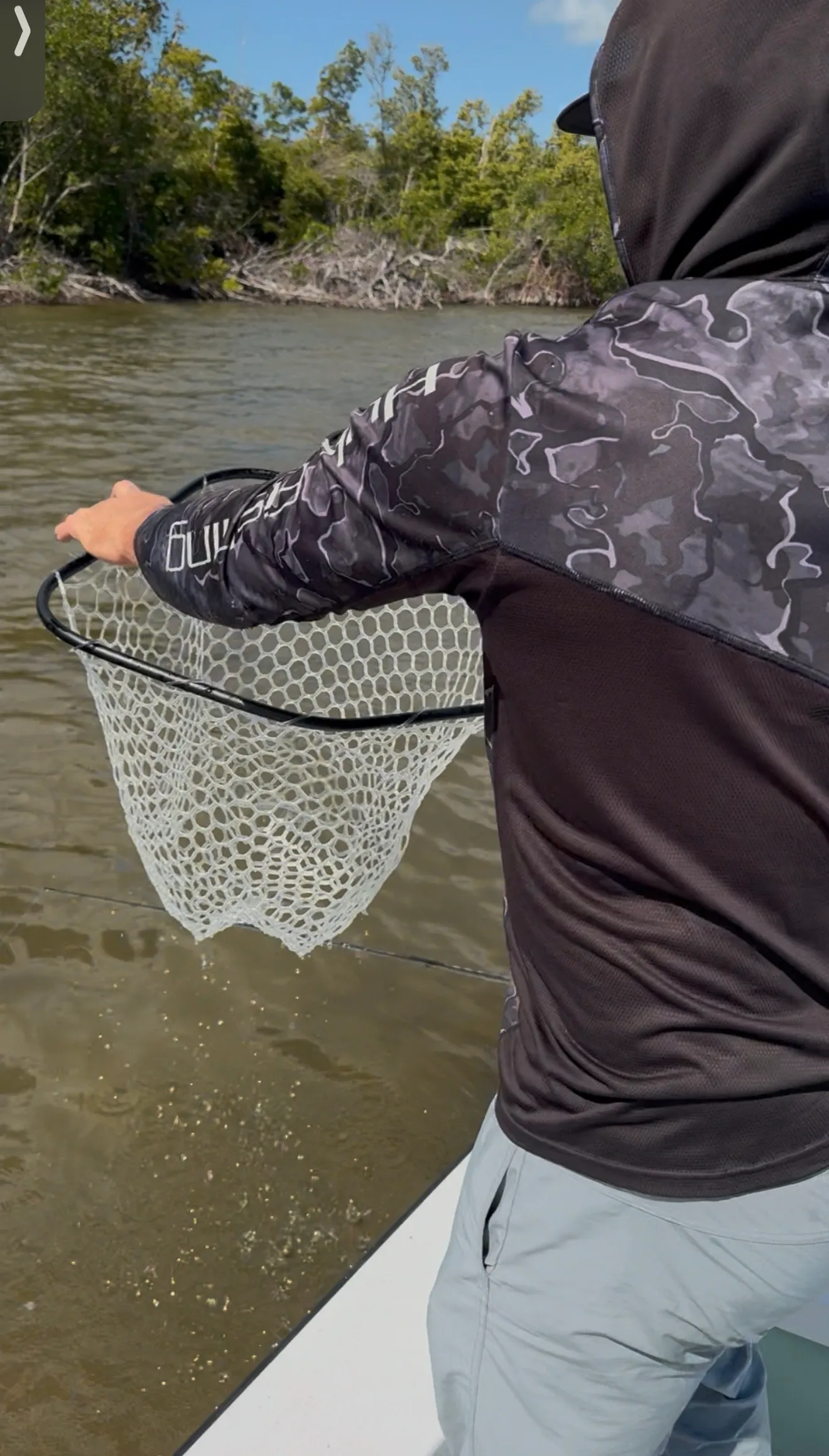 Rubber-coated knotless fishing net
