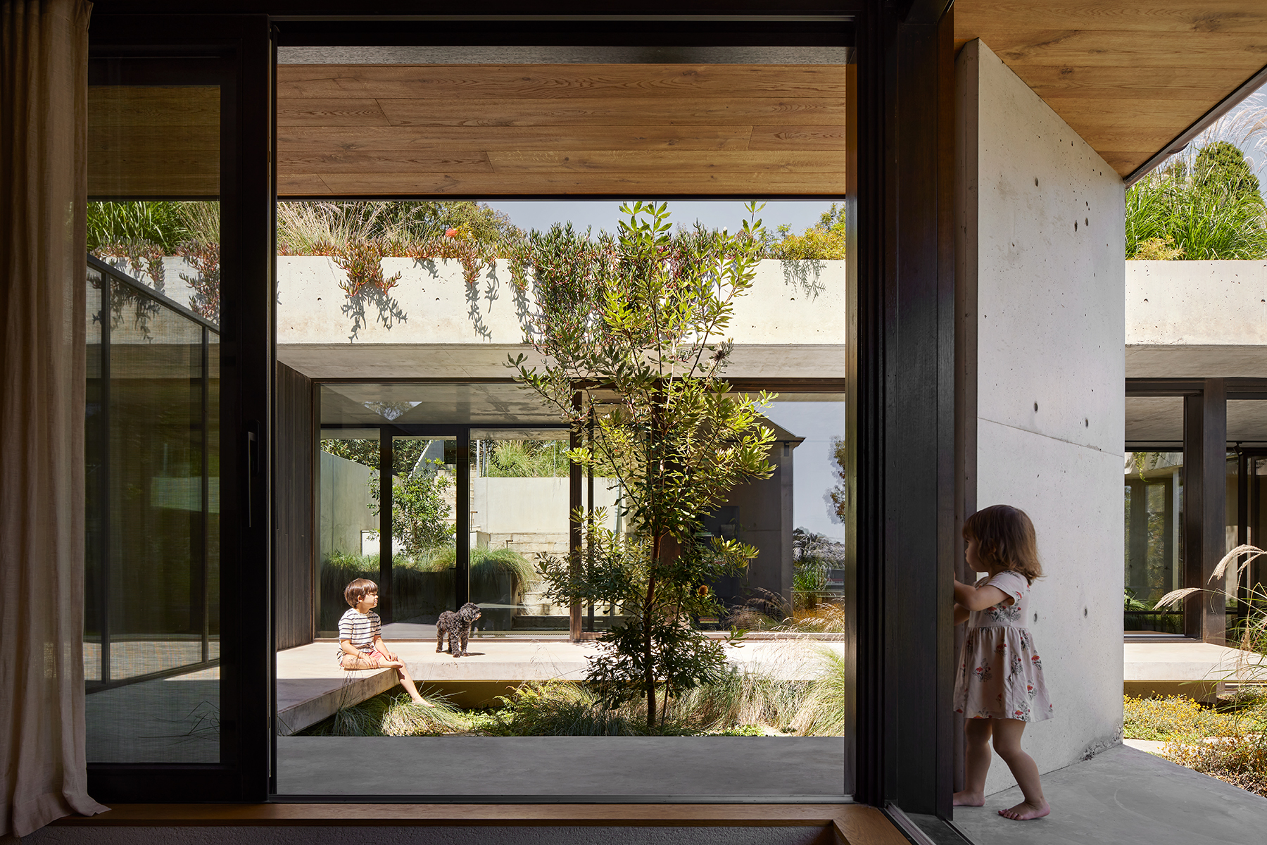 concrete blade column and edge beam