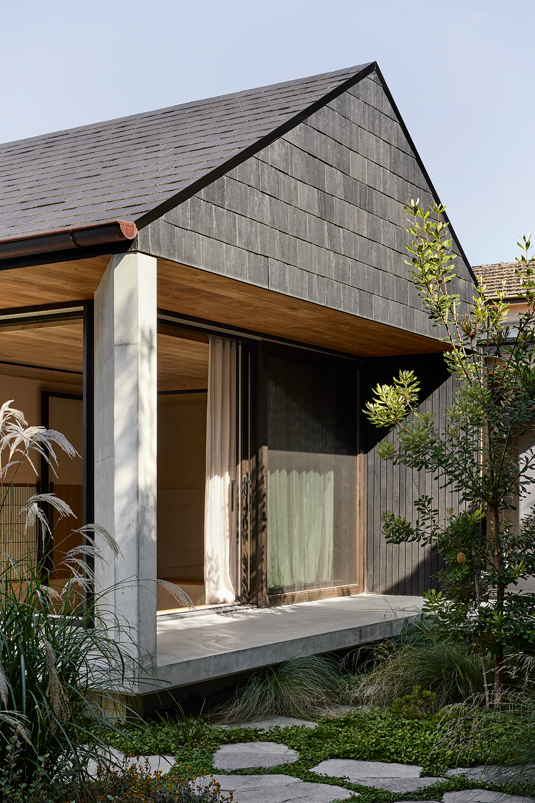 gable roof and concrete blade column