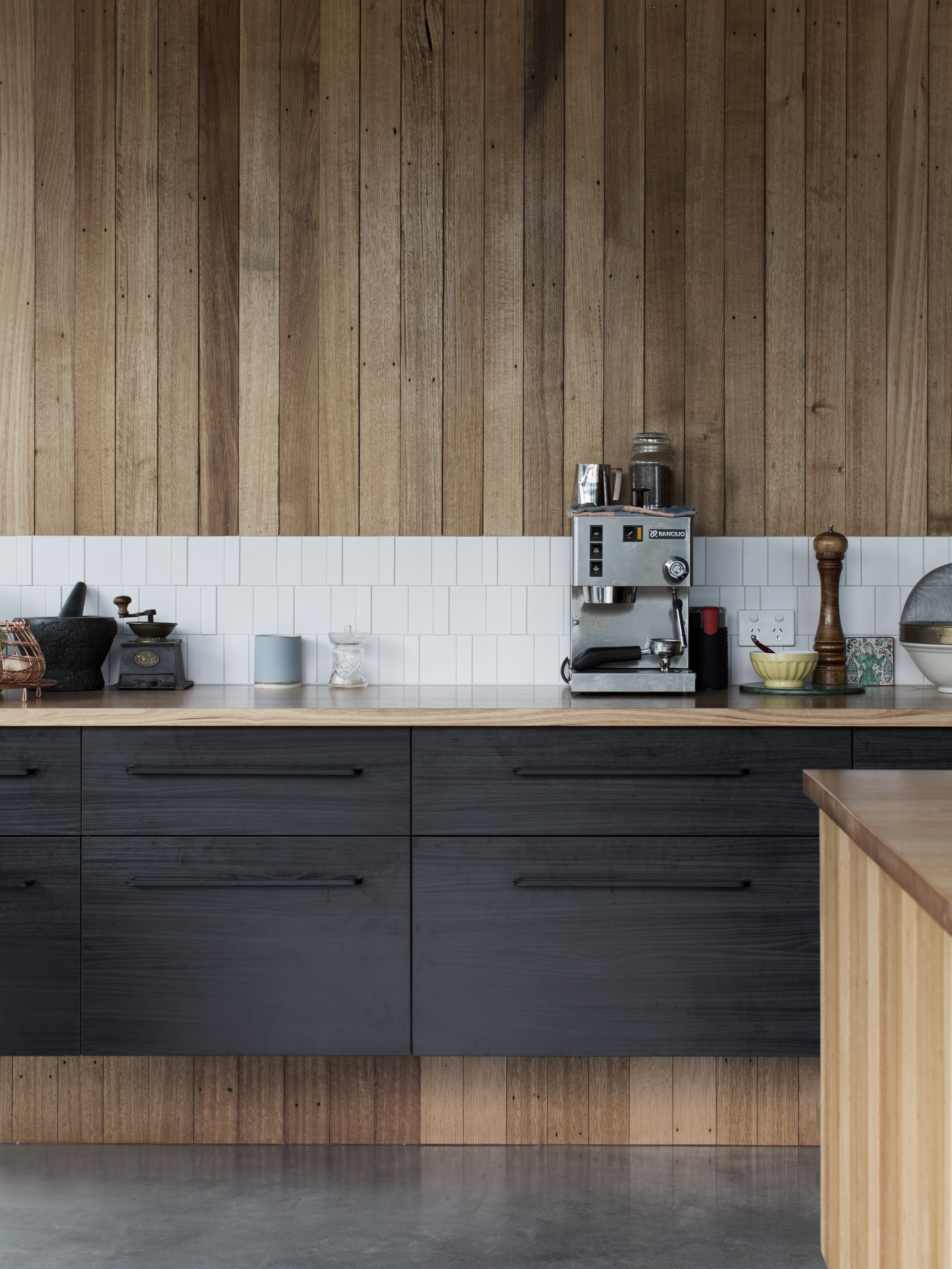 timber walls to kitchen