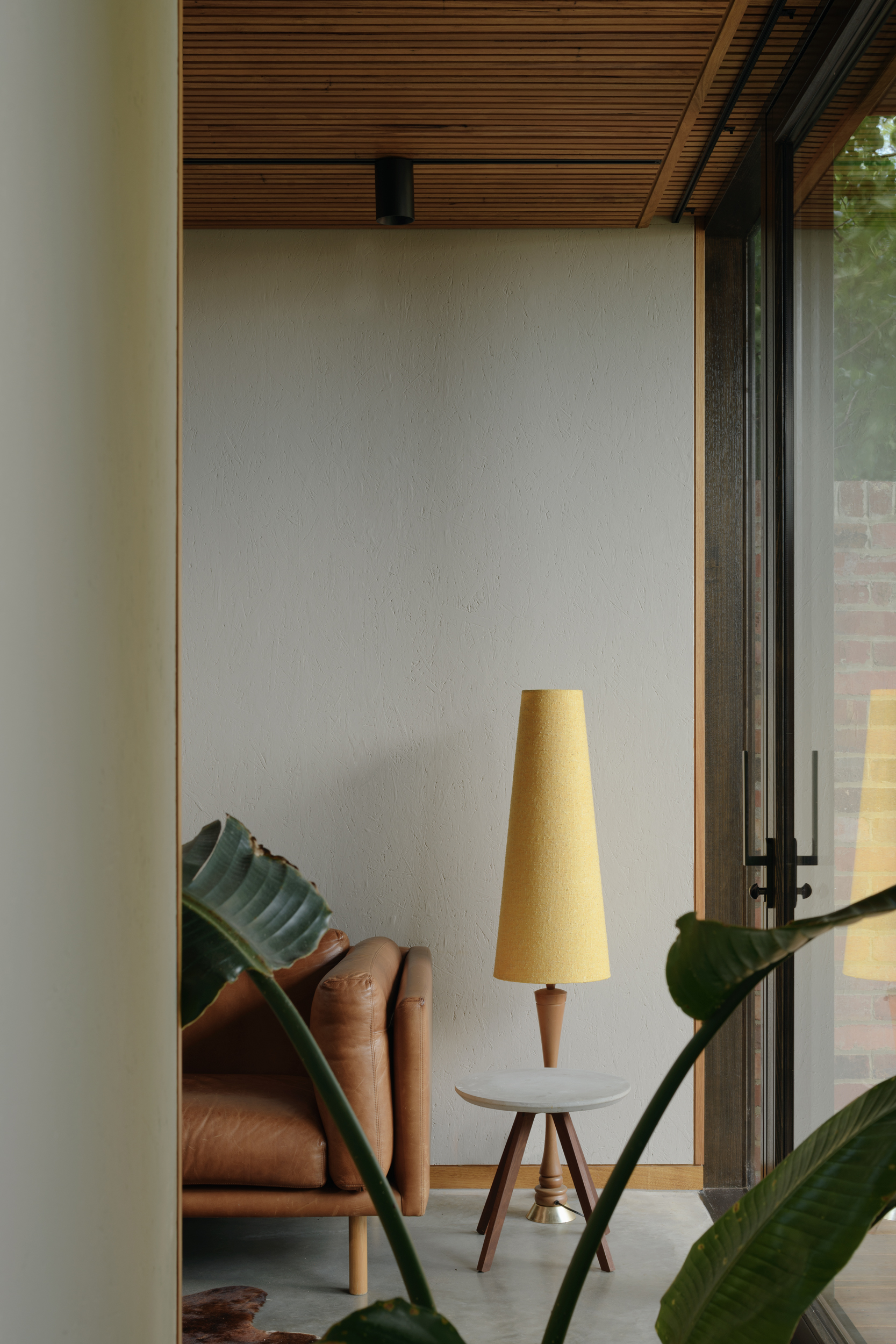 full height glass doors to courtyard