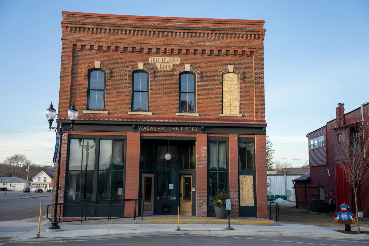 A classic brick building housing Wabasha Dentistry in Wabasha, Minnesota.