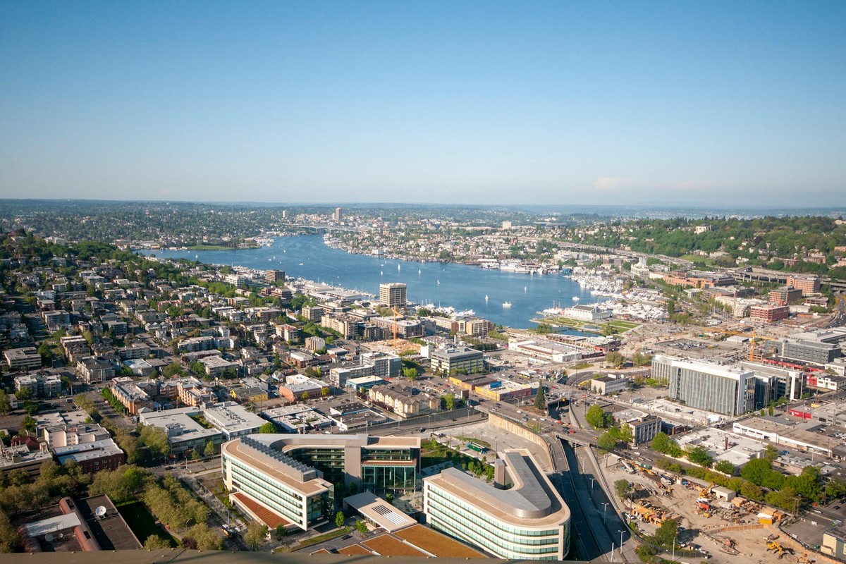 Stunning aerial photo of Seattle's Lake Union area, showcasing urban landscape and water.