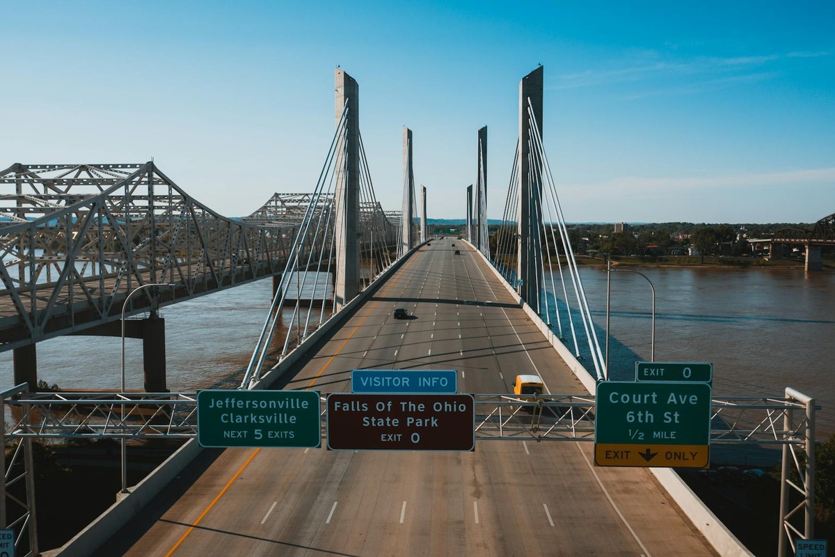 Stunning view of a cable-stayed bridge over the Ohio River in Louisville, Kentucky, USA.