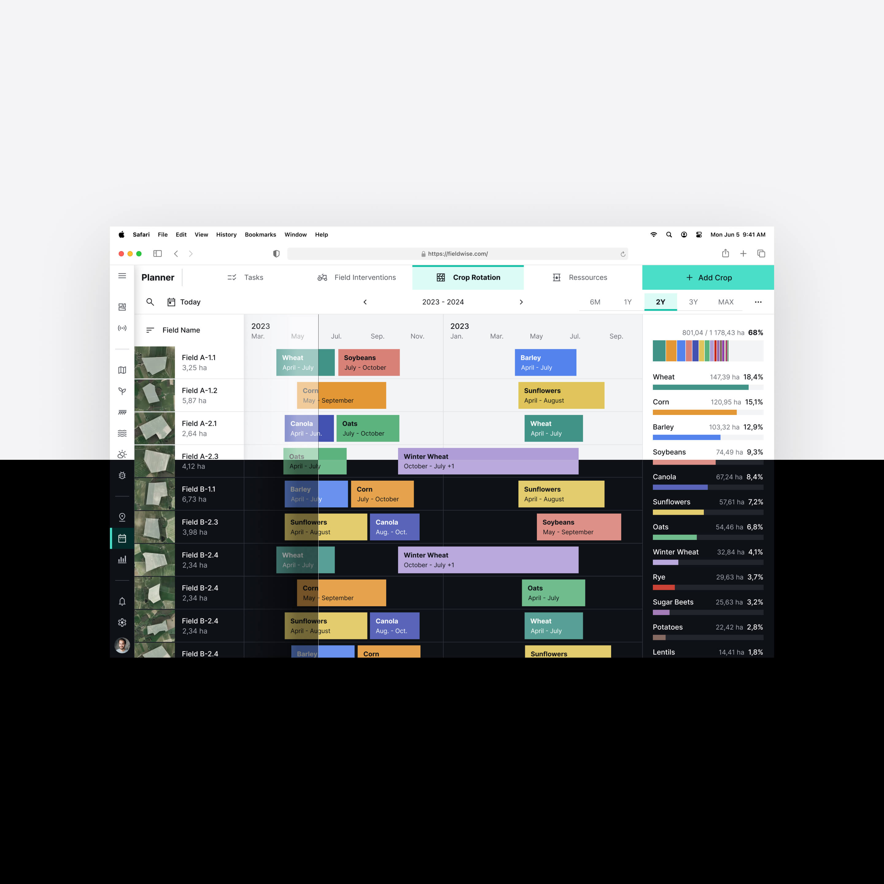 Crop rotation planning seamlessly integrated into Fieldwise software, demonstrated in both light and dark themes.