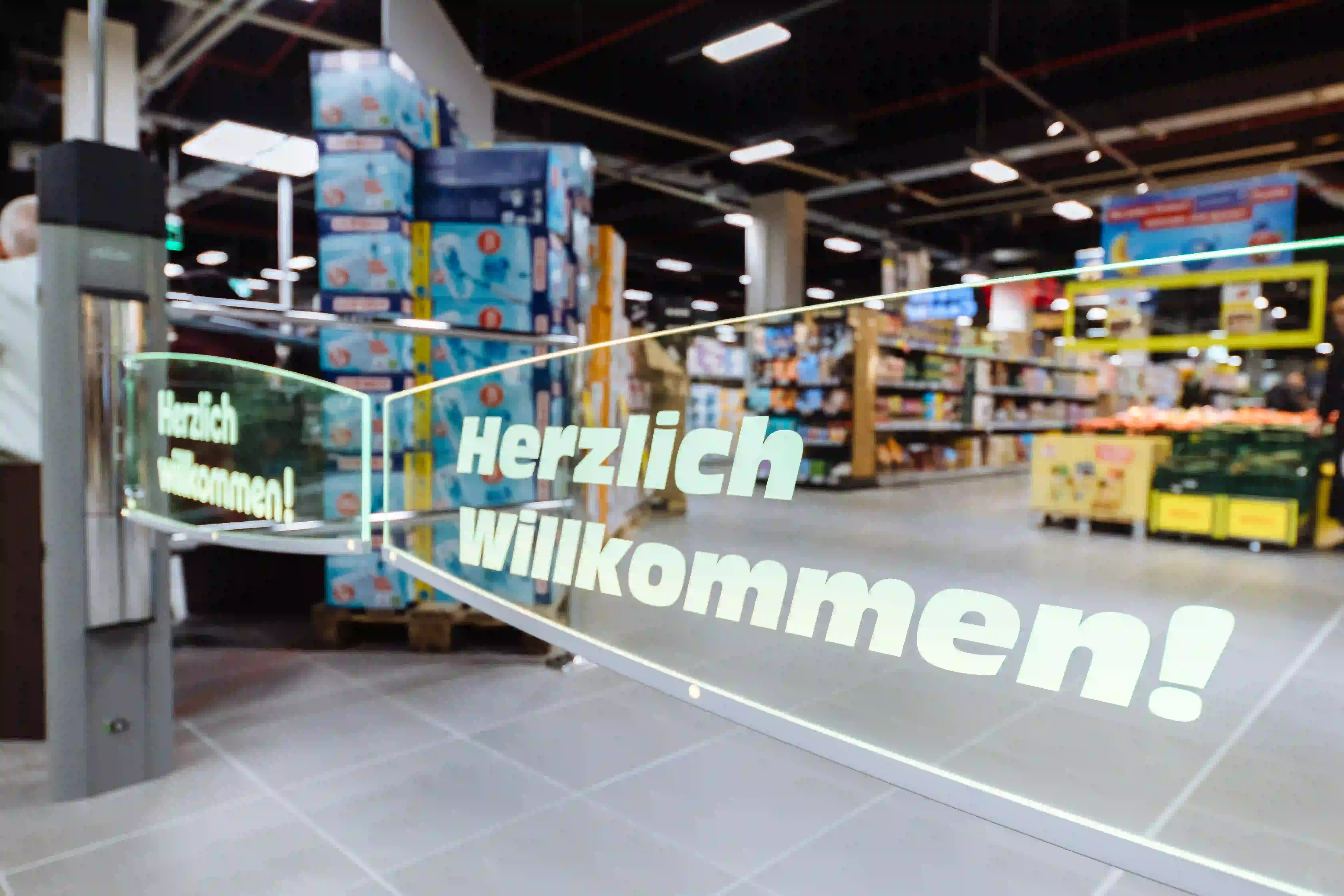Moderner Eingang zu einem Supermark