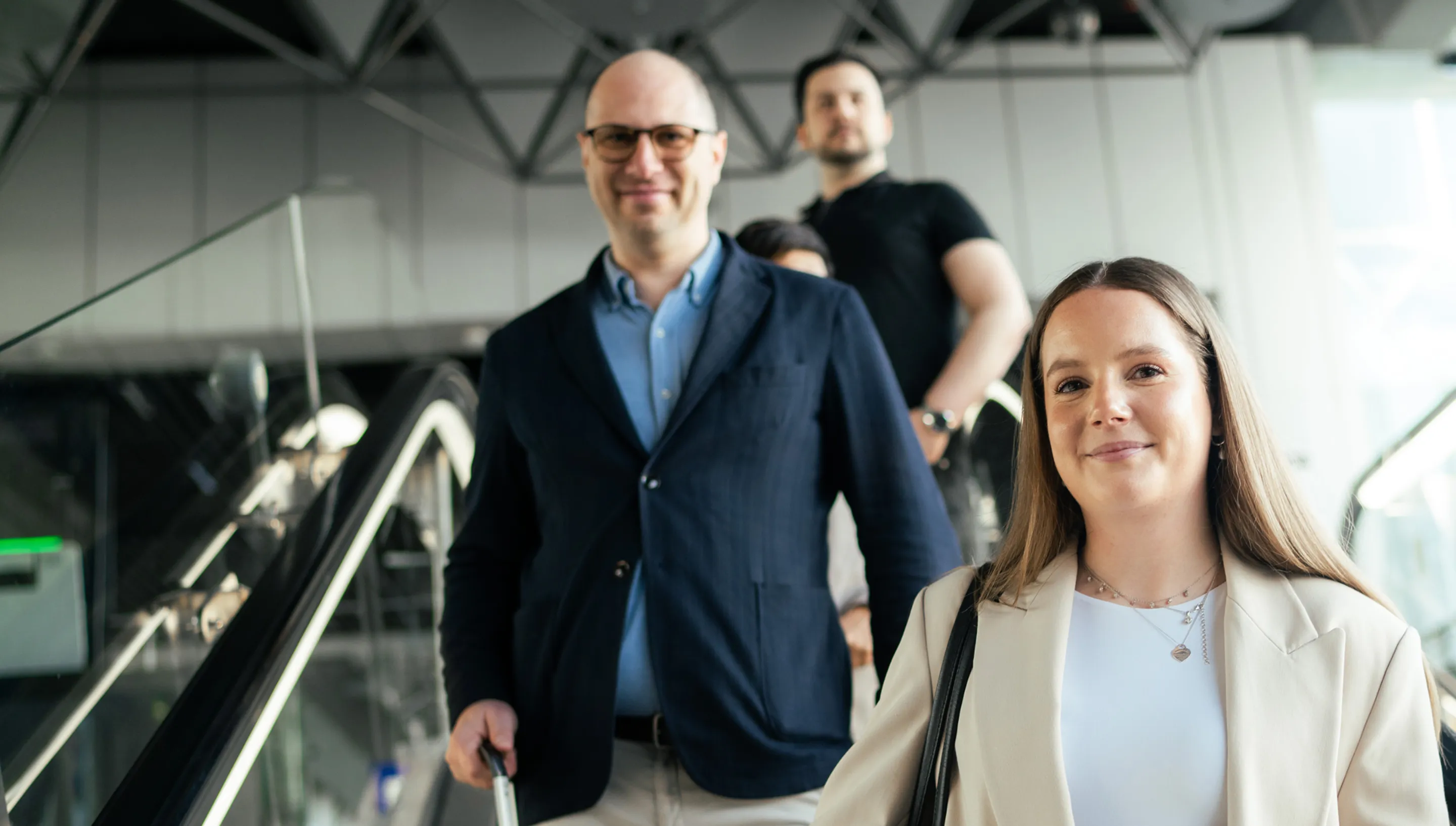 3 Intertours Mitarbeiter am reisen