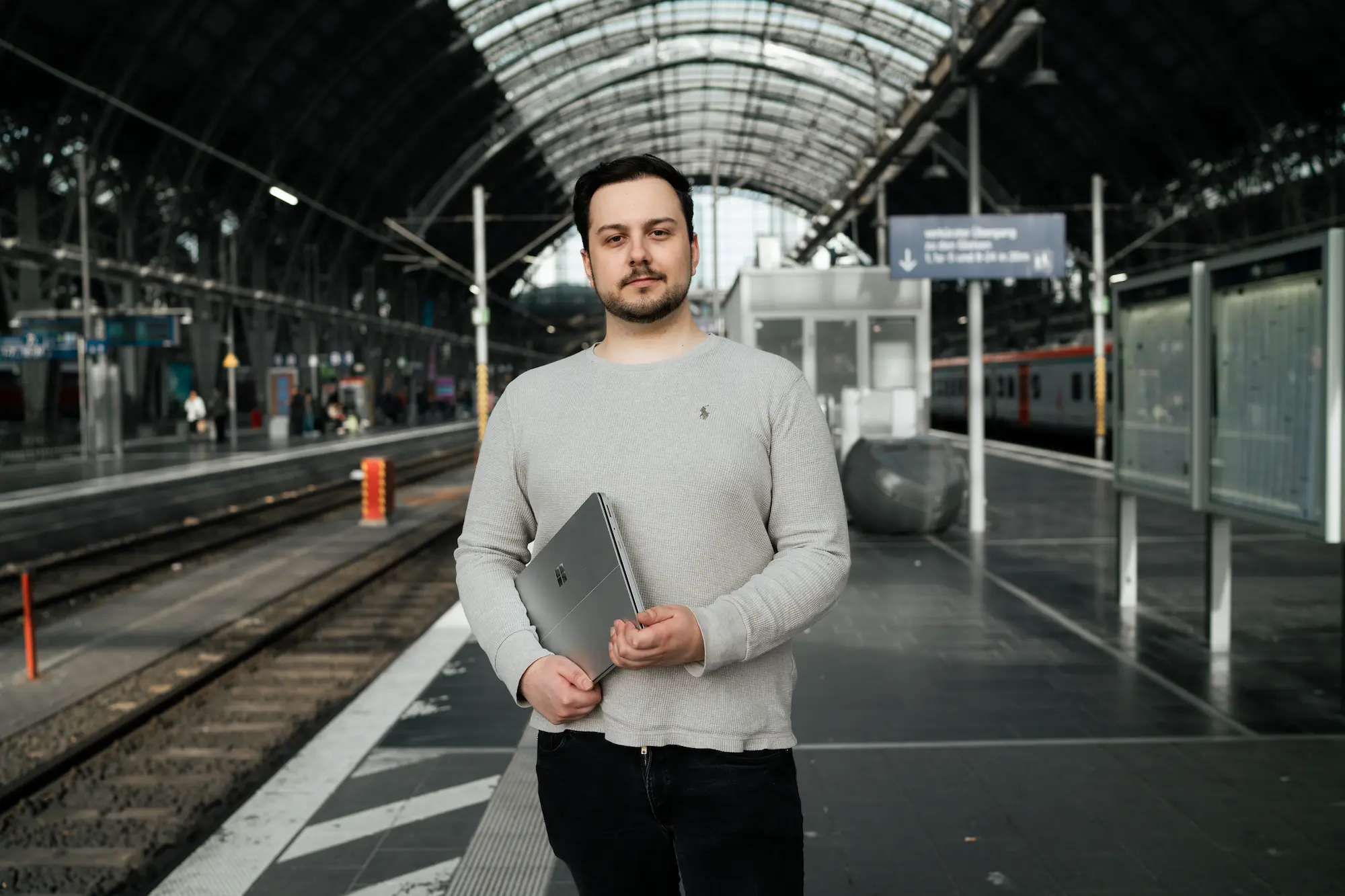 Mitarbeiter am Bahnhof