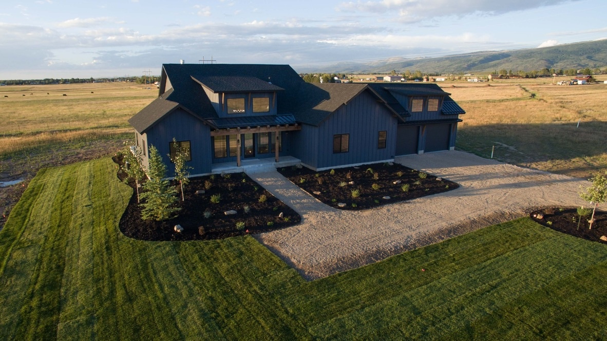 PLACEHOLDER - Win 2 image slot: property approach, acreage, or exterior separation view