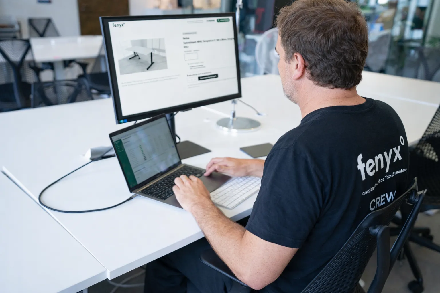 Demontage und Abtransport von Büromöbeln bei einer Büroauflösung