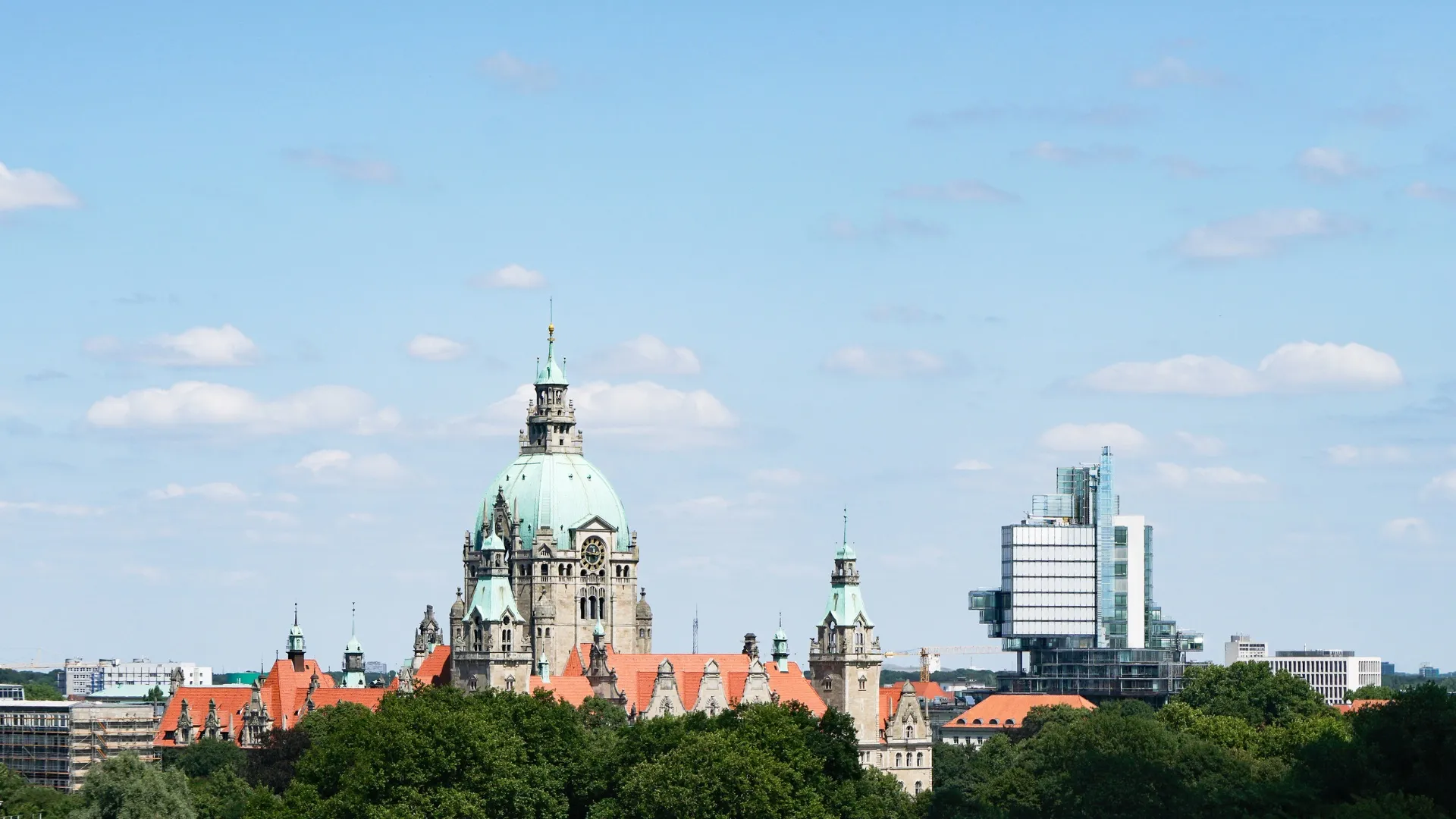 Büromöbel mieten Berlin – Flexibilität für eine dynamische Stadt