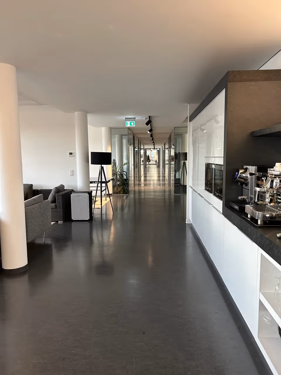 Büroplanung mit Refurbished Möbeln – Referenzprojekt Bild 4