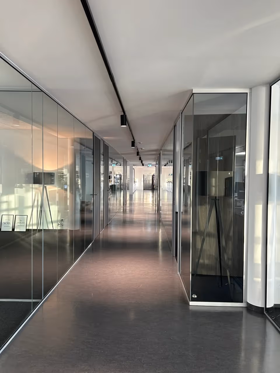 Büroplanung mit Refurbished Möbeln – Referenzprojekt Bild 2