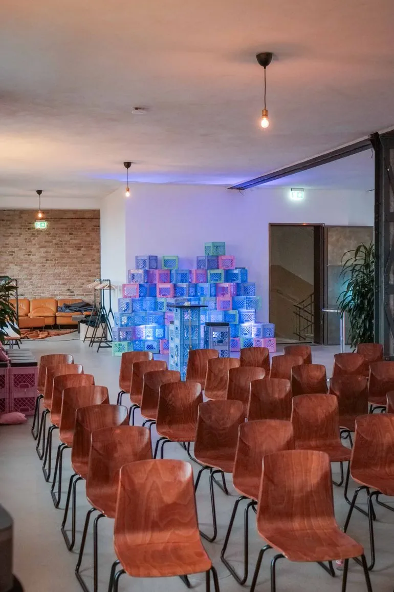 Zukunftsfähige Einrichtung für Coworking und Events – Referenzprojekt Bild 3