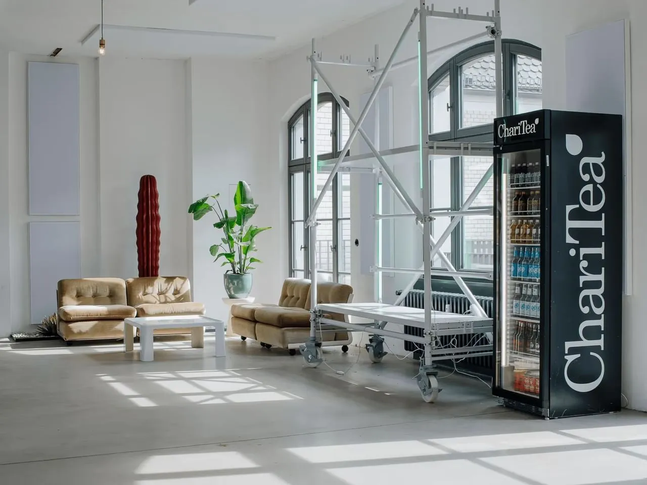 Zukunftsfähige Einrichtung für Coworking und Events – Fenyx Office Referenz