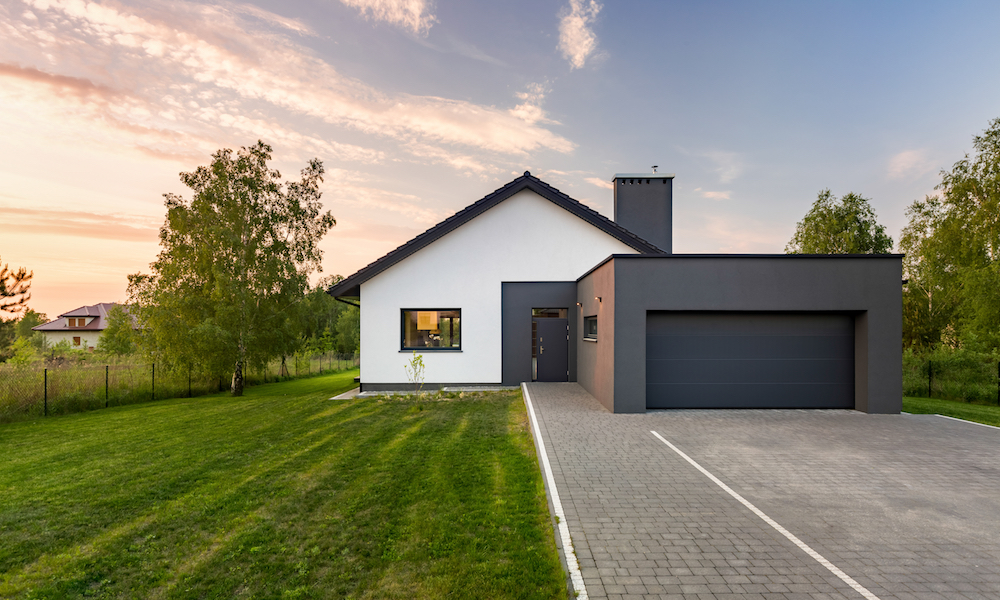 Garage intill hus