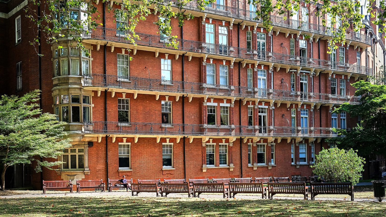 Victorian terraced houses in Fulham