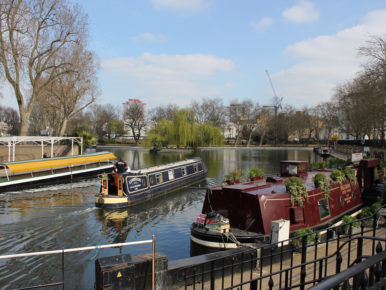 The green at Parsons Green with The White Horse
