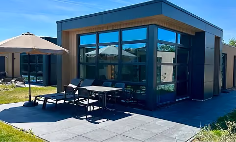 Terrasse und Außenbereich des Cube Exclusif 14 in Westkapelle
