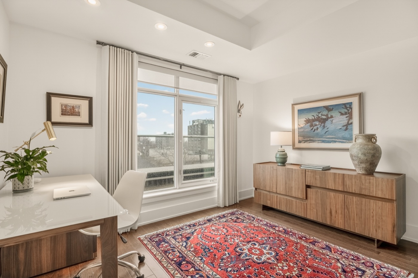 Interior of a Wellington Village listing, Ottawa
