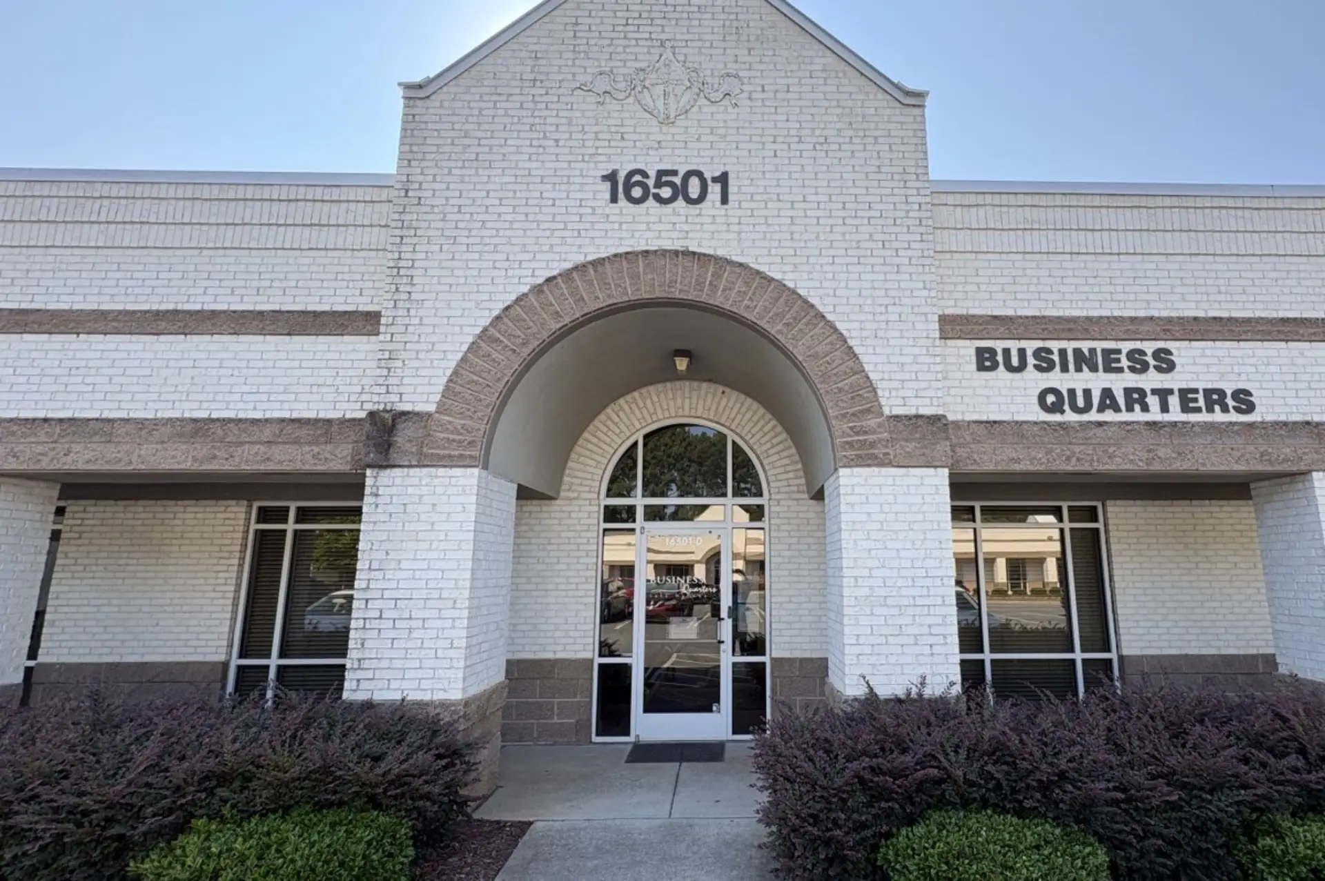 The front of a building with executive office space in Huntersville, NC.