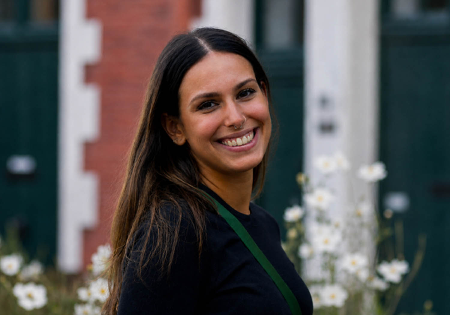 A picture of a therapist working at Hinde.
