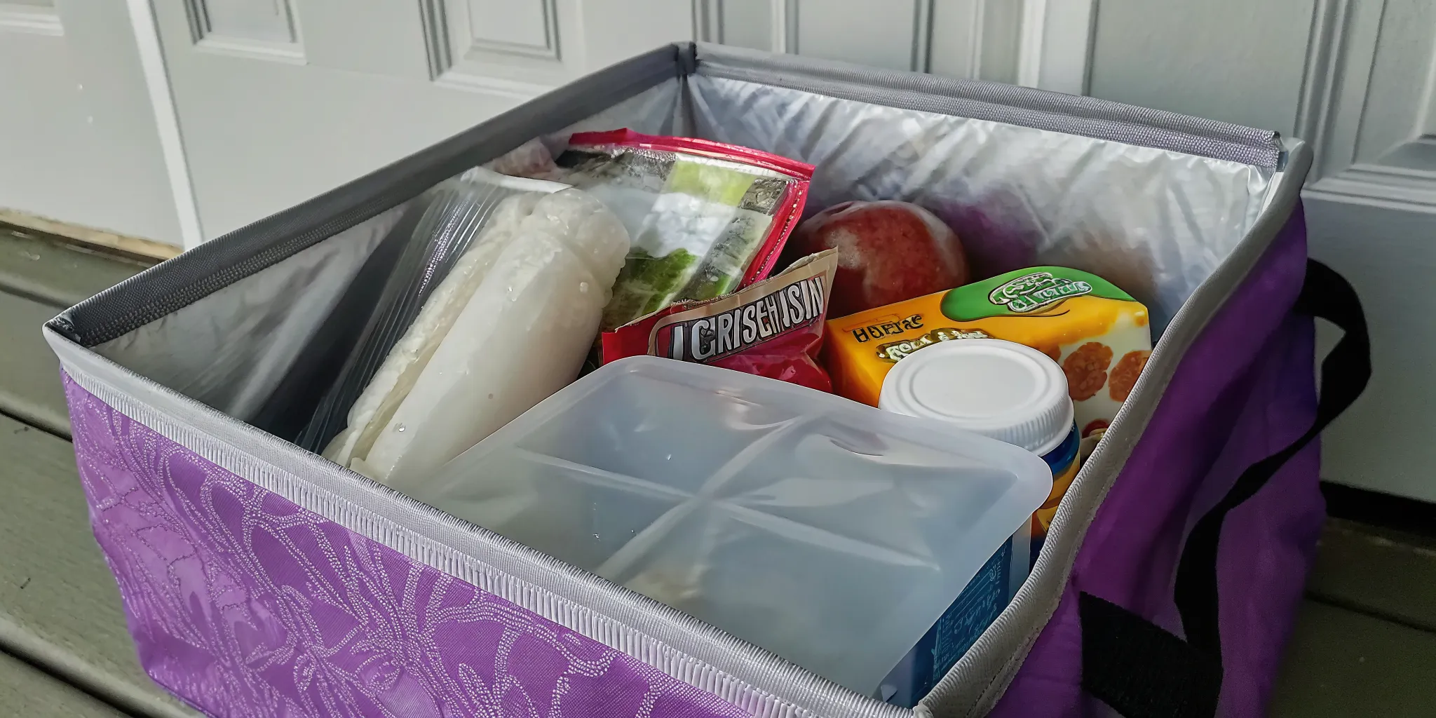 Tre'dish eco-friendly refrigerated delivery box with Hewitt's dairy products and ice packs