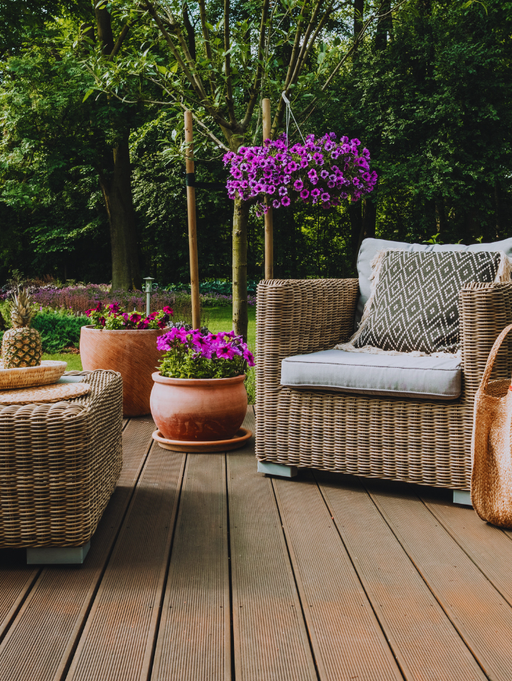 Pose de terrasse (bois, sapin, chêne, résistant à l'eau), de chemins, caillou, lys lez lannoy