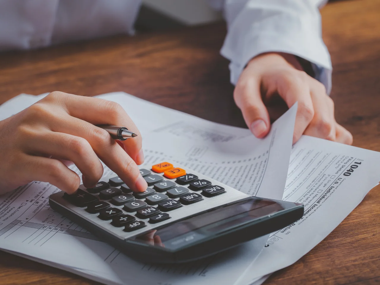 Đọc kỹ hợp đồng trước khi vay tín chấp